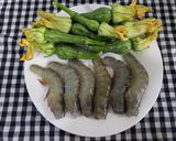 Hình bước làm 1 của món Bí nụ xào tôm