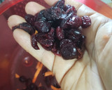 Foto del paso 2 de la receta: Ensalada dulce con arándanos y zanahoria