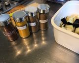 Une image de l'étape 9 de Aubergines aux carottes jaunes, persil, ail, oignon et épices.