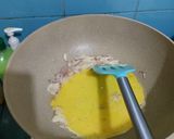 Foto langkah ke 3 dari resep Orak Arik Sosis Telur.