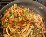 A picture of step 5 of Spicy Pork Lo Mein.