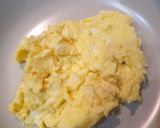 Foto langkah ke 3 dari resep Telur orak-arik ala McDonalds.