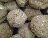सोंठ गुड़ के लड्डू (Sonth Gur ke laddu recipe in hindi) रेसिपी चरण 8 फोटो