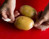 Foto del paso 2 de la receta: Tortilla de Patatas con cebolla en texturas