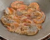 Foto langkah ke 3 dari resep Udang Goreng simpel.