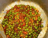 A picture of step 2 of Kheema noodles.