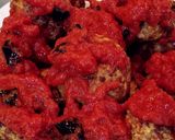 Foto del passaggio 9 della ricetta Polpette di Soia con Sugo di Pomodoro al Basilico Nero