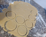 Foto del paso 5 de la receta: Galletitas de limón sin manteca 😋