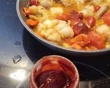 Foto del paso 5 de la receta: Estofado de patatas con rape, sepia, langostinos y almejas