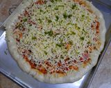 Foto langkah ke 9 dari resep Pizza homemade.