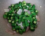 A picture of step 4 of Lehsuni Bhindi Do Pyaza.