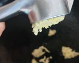 Foto del paso 2 de la receta: Garbanzos de gulas, lubina y gambas con espinacas chips