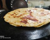 A picture of step 4 of Paneer Parantha.