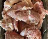 صورة لخطوة 2 من وصفة طبق الخضار ولحمة الخروف 🥩