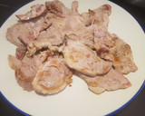 Foto del paso 1 de la receta: Lomo de cerdo ibérico en salsa de yogur y champiñones con quinoa