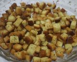 Foto langkah ke 4 dari resep Simple Crouton.