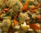A picture of step 5 of Stir-Fried Cauliflower 炒菜花.