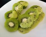 Foto del paso 6 de la receta: Kiwis rellenos con quesos, en salsa de kiwis