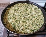 Foto del passaggio 2 della ricetta Torta salata morbida di zucchine