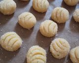 صورة لخطوة 3 من وصفة حلوة جافة مرمدة في السكر رووووعة 😋