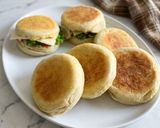 Foto langkah ke 8 dari resep English Muffin - No oven, less egg. Vegetarian friendly.