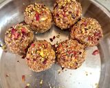 A picture of step 3 of Sugar Free dryfruit ladoo.