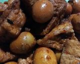 Foto langkah ke 2 dari resep Semur Tahu Telur Puyuh (#PR_AnekaSemur).