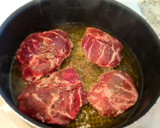 Foto del paso 2 de la receta: Carrilleras en salsa de calabaza y setas