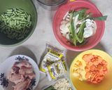 Foto langkah ke 1 dari resep Sop Ayam Ala Pak Min Klaten (Bumbu Rajang).