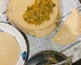 A picture of step 4 of Veg loaded paratha.