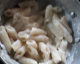 A picture of step 5 of White sauce pasta.