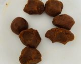 A picture of step 3 of Biscoff pumpkin peda.