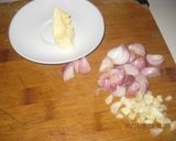 Foto del paso 2 de la receta: Pescado frito aderezado con salsa de mantequilla y limón