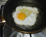 Foto del paso 1 de la receta: Huevos fritos con bacon