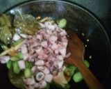 Foto langkah ke 7 dari resep Oseng Cumi Asin pete Cabai Hijau.