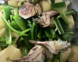 Foto del paso 12 de la receta: Bullabesa de salmón y gambones, con verduras del hortet