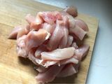 Bacon-be göngyölt csirkemell-csíkok pirított gombával, sajttal sütve