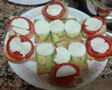 Foto del paso 1 de la receta: Tostas de aguacate y tomate