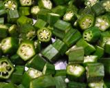 A picture of step 1 of Bhindi da pyaza.