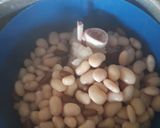 Bableves kuktában, füstölt csülökkel, salátával recept fázis 1 fotója