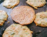 व्हेजिटेबल हेल्दी उत्तपम (vegetable uttapam recipe in marathi) रेसिपी स्टेप 3 फोटो 
