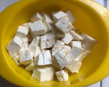 Foto del paso 3 de la receta: Ensalada de espinacas con huevo, tocino y queso