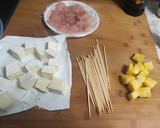 Foto del paso 2 de la receta: Brochetas pollo, piña y queso Brie. 🐔🍍🧀
