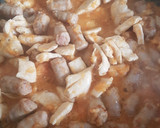 Foto del paso 4 de la receta: Fideos con pollo y salchichas
