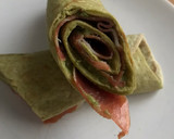 Foto del paso 3 de la receta: Wrap de espinacas con jamón ibérico y guacamole