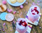 A picture of step 1 of Rose Raspberry Milkshake.