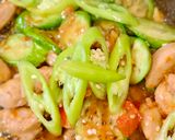 รูปขั้นตอนการทำที่ 4 ของ ไก่ผัดโหระพากับมะเขือยาว