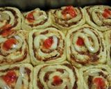 Foto langkah ke 5 dari resep Pizza Tuna Roll.