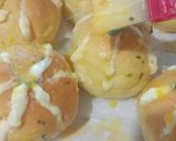 Foto langkah ke 8 dari resep Korean Garlic Cheese Bread.