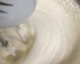 Foto del passaggio 2 della ricetta Tiramisù con Pesche sciroppate e Nocciole